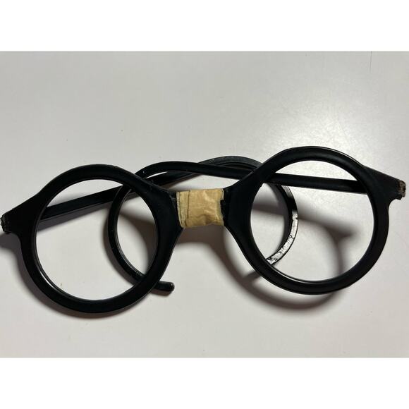 Official Harry Potter Gryffindor Scarf - Platform 9 3/4 Shop + 2 Glasses - Picture 9 of 11